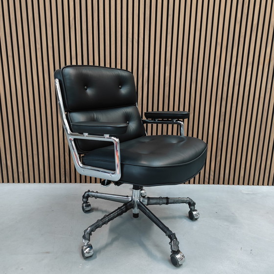 Image 1 of Vitra Lobby Chair ES 104