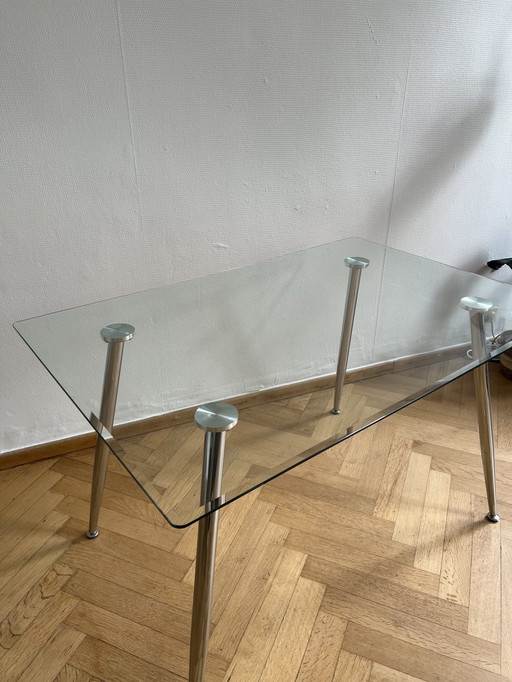 Glazen eettafel