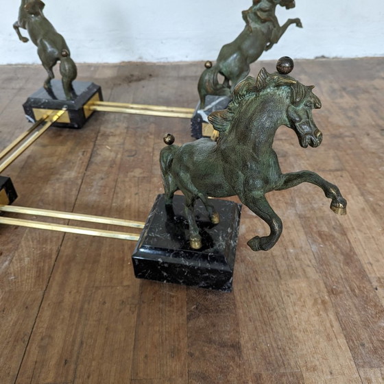 Image 1 of Vintage salontafel brons messing paarden