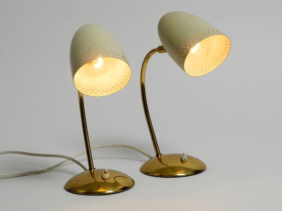 Image 1 of Paar prachtige Duitse Mid Century Moderne Messing Tafellampen met Metalen Kapjes