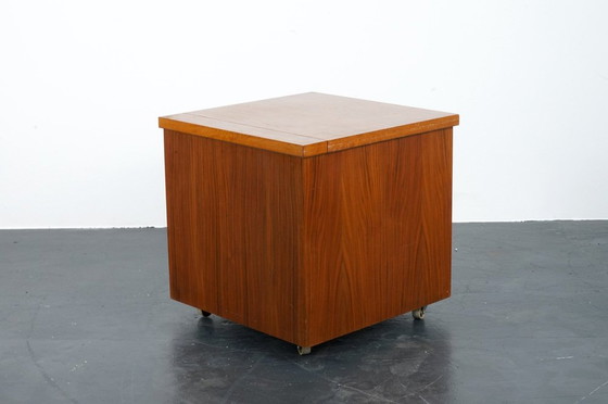 Image 1 of Vintage teakhouten barwagen, jaren 60