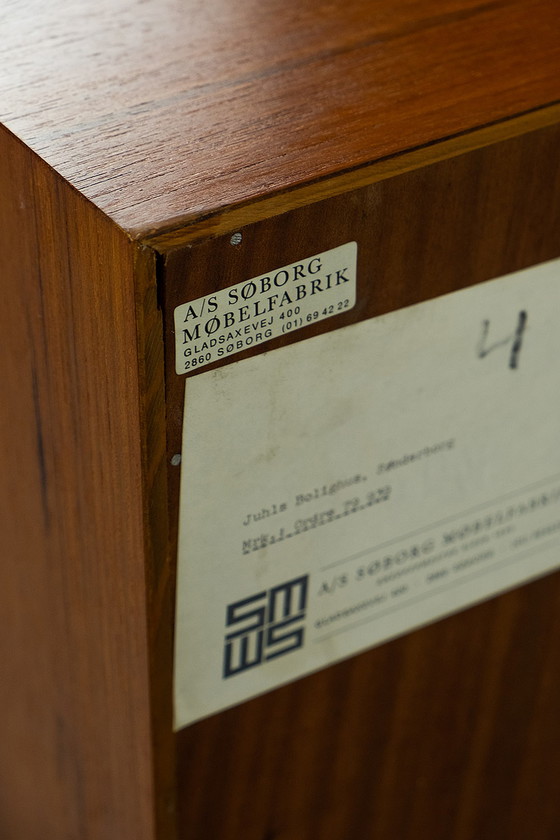 Image 1 of Vintage Søborg Teak Vitrinekasten van Børge Mogensen