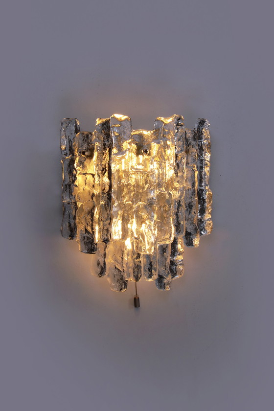 Image 1 of Kristallen ijsglas wandlamp ontwerp van J. T. Kalmar 1960