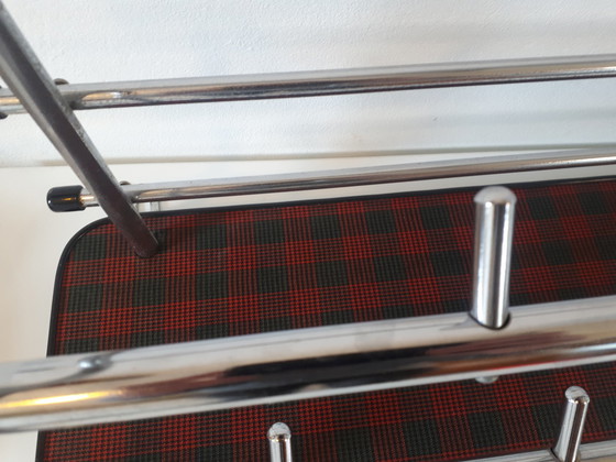Image 1 of Vintage kapstok rood geblokt