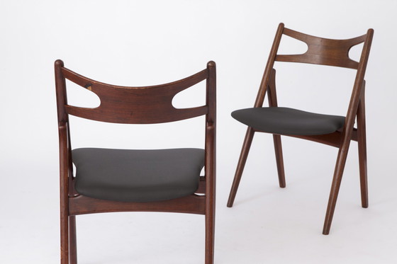 Image 1 of 2x Hans Wegner stoelen #CH29