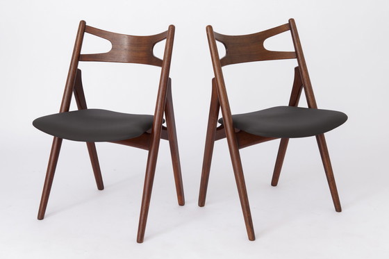 Image 1 of 2x Hans Wegner stoelen #CH29