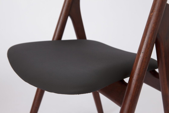 Image 1 of 2x Hans Wegner stoelen #CH29