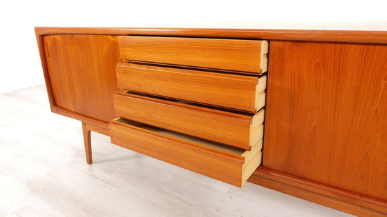 Image 1 of Vintage Dressoir | Schuifdeuren | Scandinavisch Design | 200 Cm