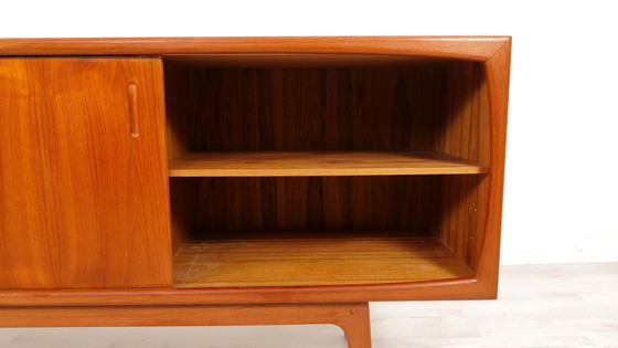 Image 1 of Vintage Dressoir | Schuifdeuren | Scandinavisch Design | 200 Cm