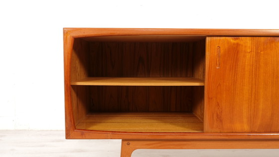 Image 1 of Vintage Dressoir | Schuifdeuren | Scandinavisch Design | 200 Cm