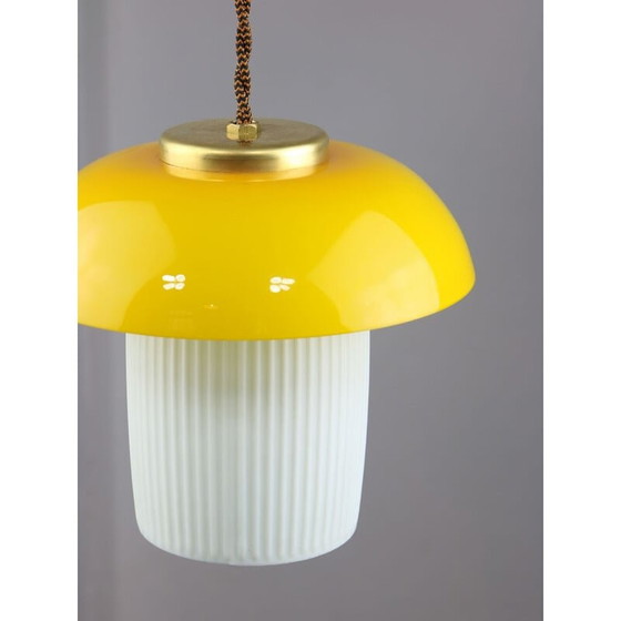 Image 1 of Mid Century hanglamp van geel glas en messing Mushroom