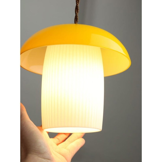 Image 1 of Mid Century hanglamp van geel glas en messing Mushroom