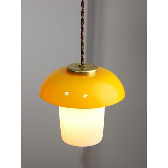 Image 1 of Mid Century hanglamp van geel glas en messing Mushroom
