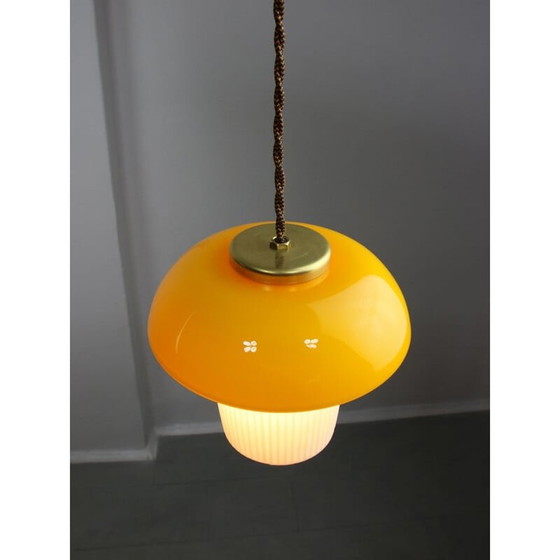 Image 1 of Mid Century hanglamp van geel glas en messing Mushroom