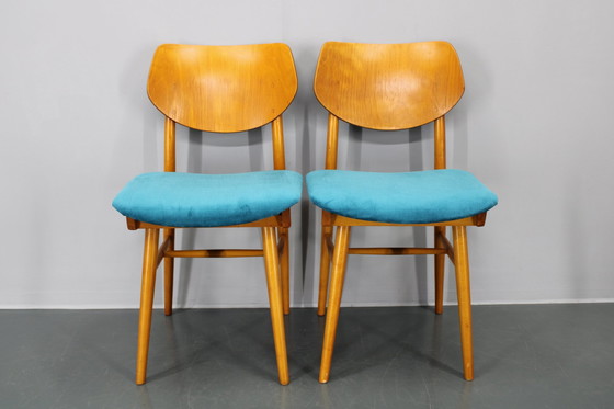 Image 1 of 1970S Set van vier beukenhouten eetkamerstoelen van Ton, Tsjecho-Slowakije