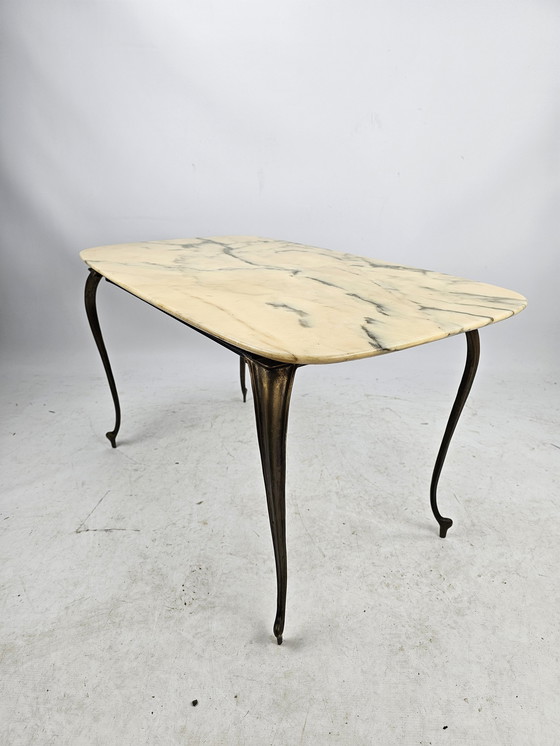 Image 1 of Italiaans marmeren coffeetable met messing onderstel