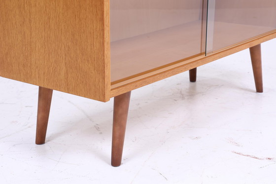 Image 1 of Vintage glazen ladekast 60s Mid Century vitrinekast hal console kast retro 70s hout bruin essenhout opslag