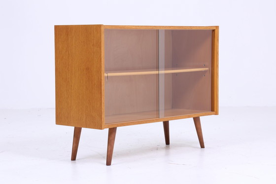 Image 1 of Vintage glazen ladekast 60s Mid Century vitrinekast hal console kast retro 70s hout bruin essenhout opslag