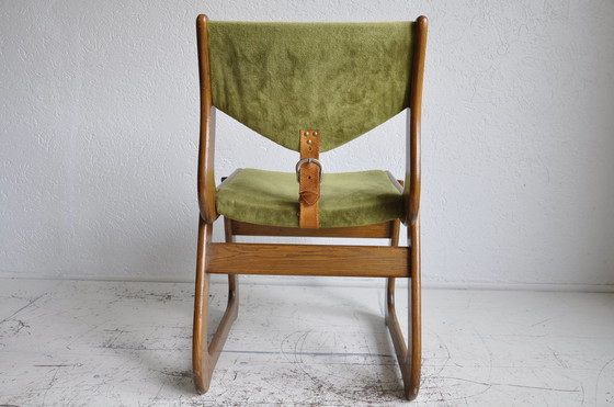 Image 1 of Midcentury eetkamerstoel met groen fluwelen bekleding