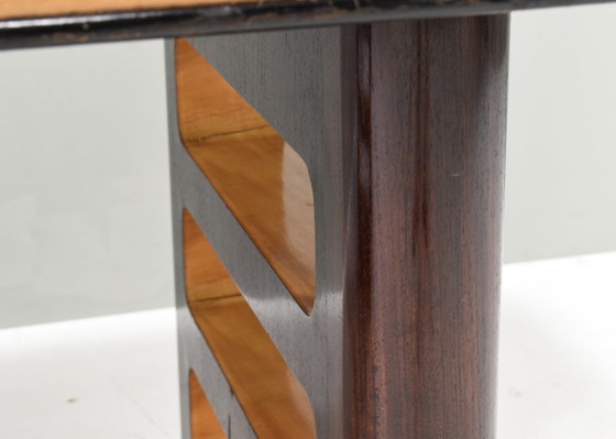 Image 1 of BORSANI Art-Deco eettafel / bureau in geburnd hout / walnoot en glas - Italië, circa 1950