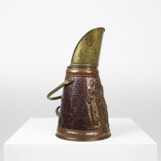 Image 1 of Koperen paraplubak met middeleeuwse afbeelding in reliëf, Frankrijk Ca. 1900