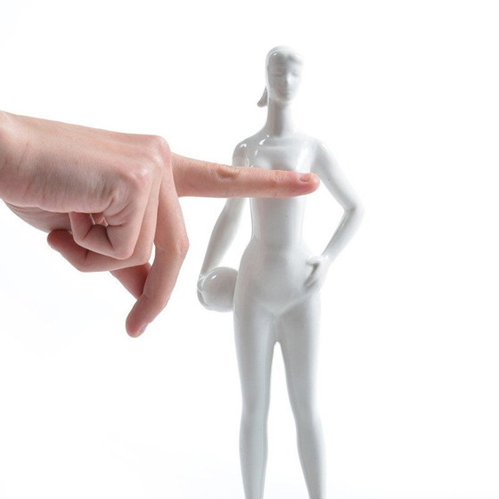 Image 1 of Vintage wit porseleinen vrouwenbeeld, Tsjecho-Slowakije 1960