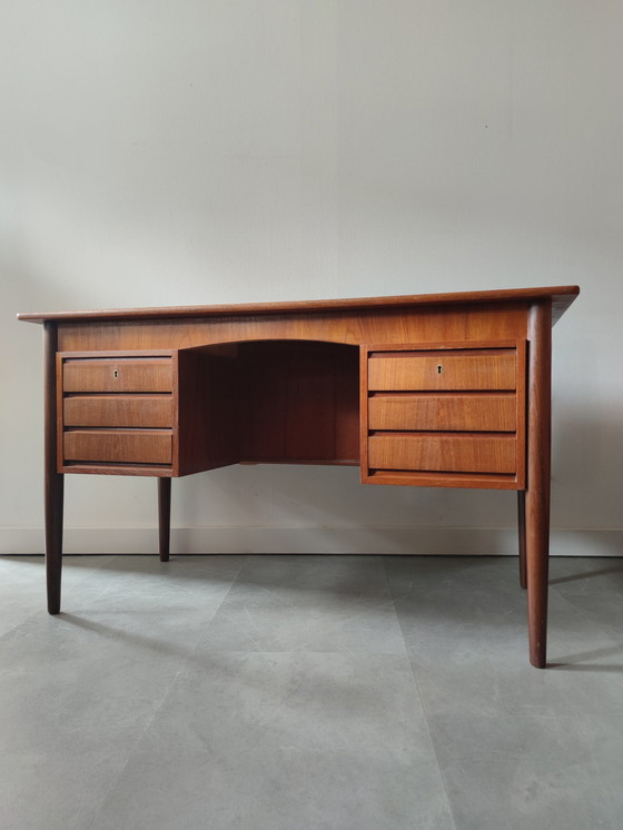 Image 1 of Vintage Deens bureau in teak