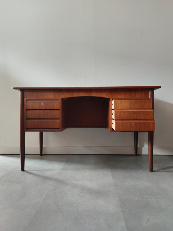 Image 1 of Vintage Deens bureau in teak