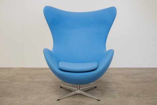 Fritz Hansen Egg Chair blauw