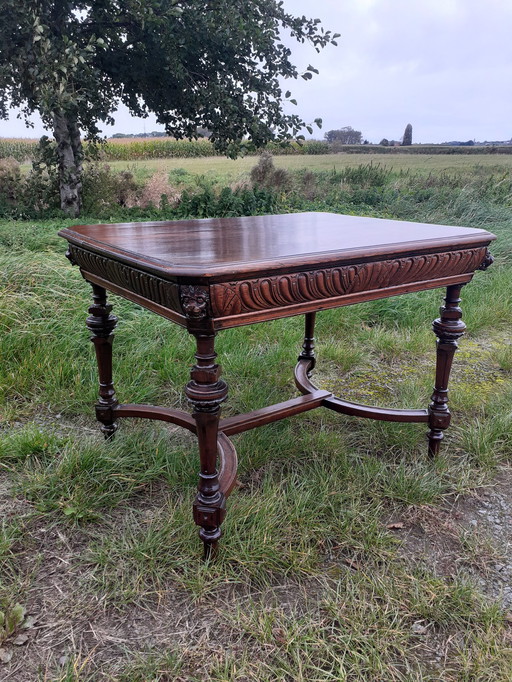 Antieke tafel