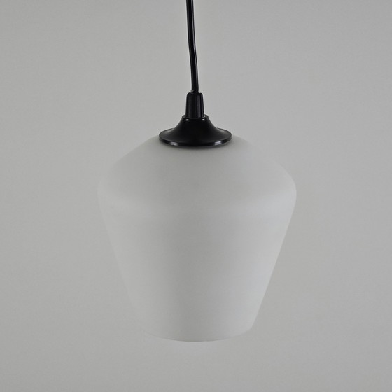 Image 1 of Vintage 1960S Opaline Glazen Hanglamp.