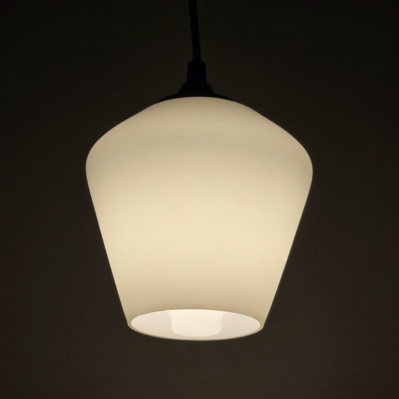 Image 1 of Vintage 1960S Opaline Glazen Hanglamp.