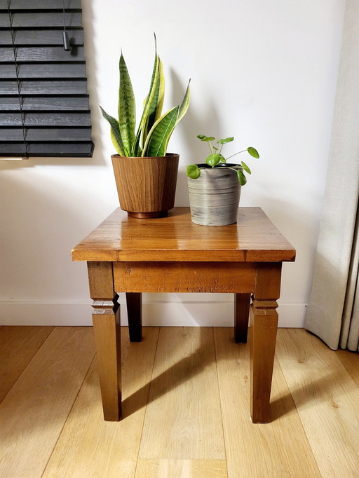 Massief Houten Bijzettafeltje Of Plantentafel Landelijke Stijl, Brutalist