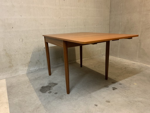 Uittrekbare Eettafel ( Teak )