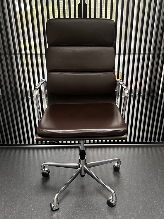 Image 1 of Vitra EA219 Softpad Chair