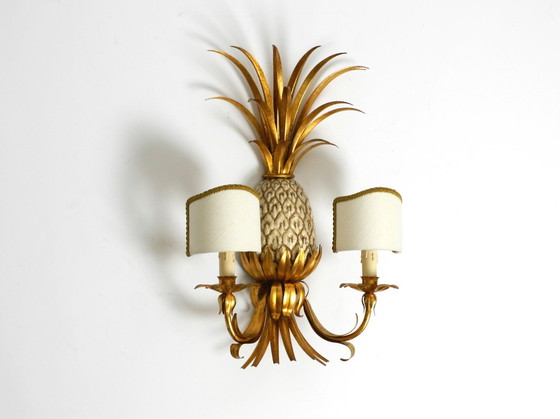 Image 1 of Grote vergulde ananas Florentijnse wandlamp uit 1970 van metaal en keramiek van Charles Maison Jansen