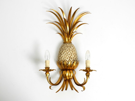 Image 1 of Grote vergulde ananas Florentijnse wandlamp uit 1970 van metaal en keramiek van Charles Maison Jansen