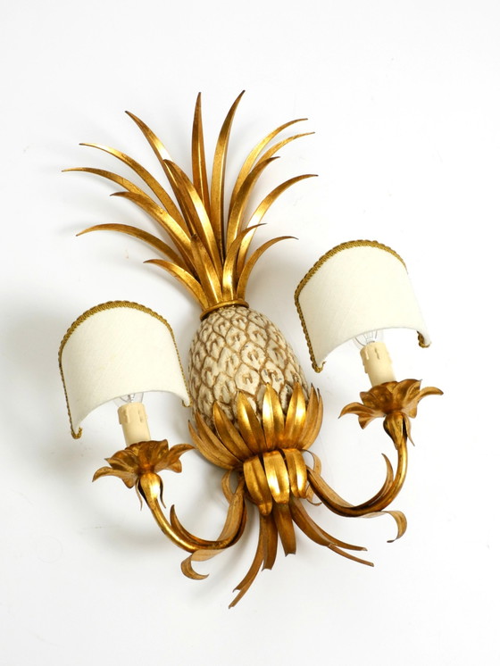 Image 1 of Grote vergulde ananas Florentijnse wandlamp uit 1970 van metaal en keramiek van Charles Maison Jansen