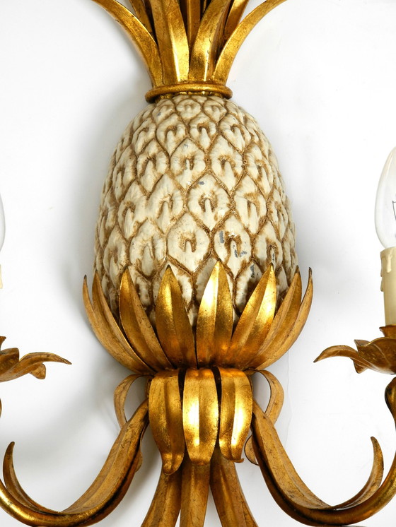 Image 1 of Grote vergulde ananas Florentijnse wandlamp uit 1970 van metaal en keramiek van Charles Maison Jansen