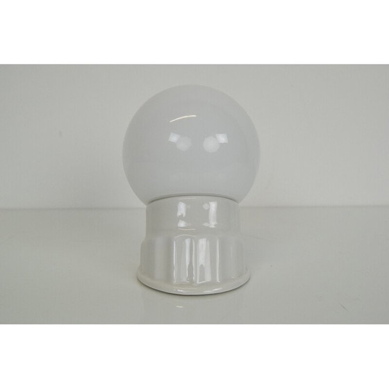 Image 1 of Vintage lamp in opaline glas en wit porselein, Tsjecho-Slowakije 1950