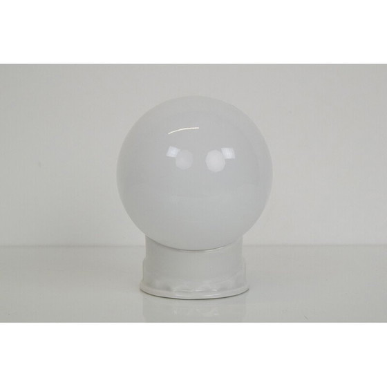 Image 1 of Vintage lamp in opaline glas en wit porselein, Tsjecho-Slowakije 1950