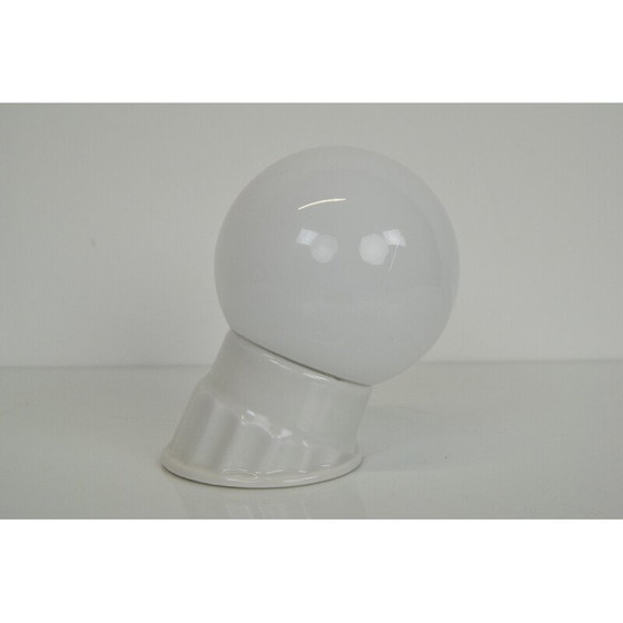 Image 1 of Vintage lamp in opaline glas en wit porselein, Tsjecho-Slowakije 1950