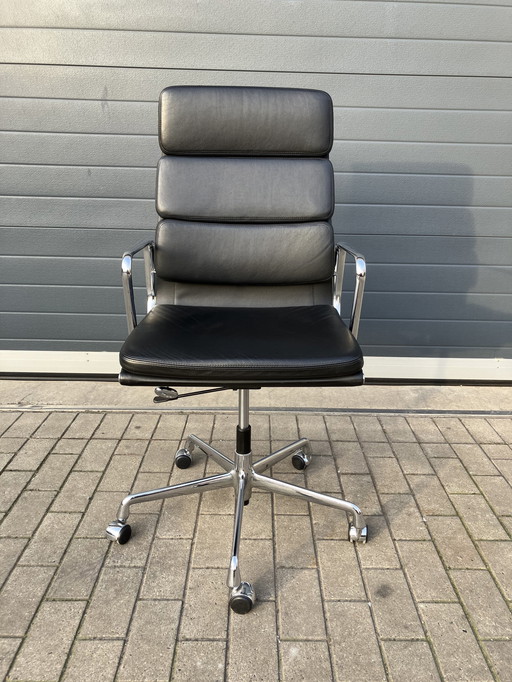 Vitra Eames Ea219 Soft Pad Bureaustoel, Zwart Leder, Verstelbaar In Hoogte. Als Nieuw!!