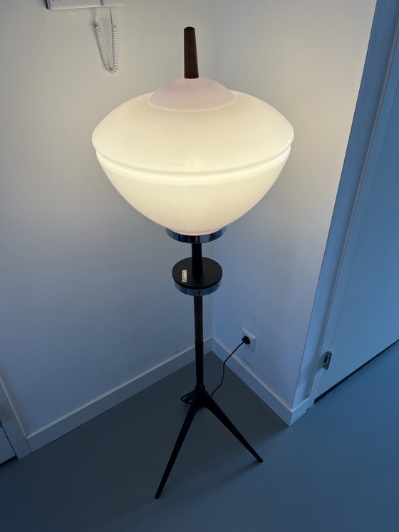 Image 1 of Unieke Tripod Vloerlamp Gemaakt Als Kunstwerk 