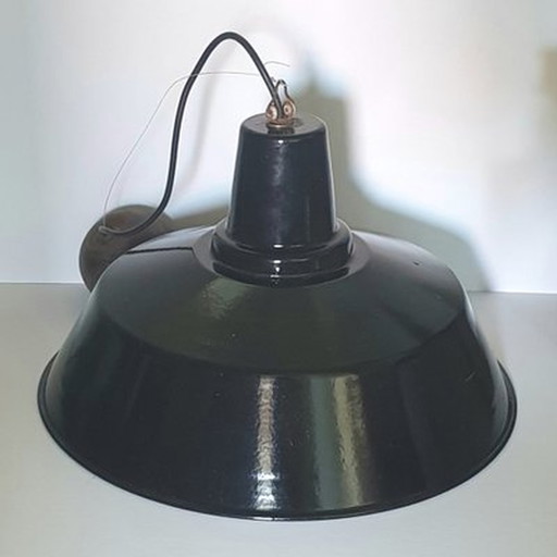 Grote zwart geëmailleerde industriële plafondlamp, jaren 1930