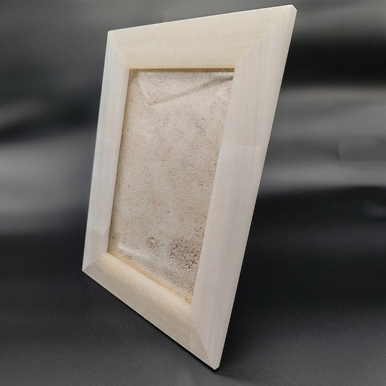 Image 1 of 1970S grote fotolijst in onyx en travertijn - Made in Italy.