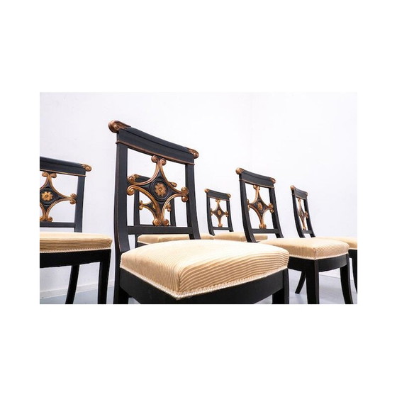 Image 1 of Set van 8 vintage zwarte en gouden eetkamerstoelen, België