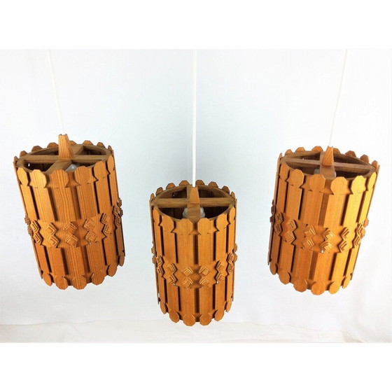 Image 1 of Set van 3 Vintage Scandinavische grenen hanglampen 1960