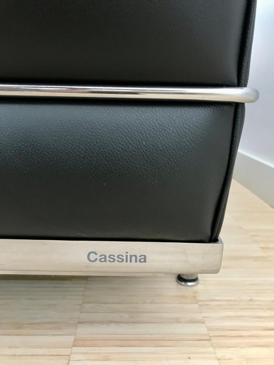 Image 1 of Cassina LC2 3-zitsbank by Le Corbusier