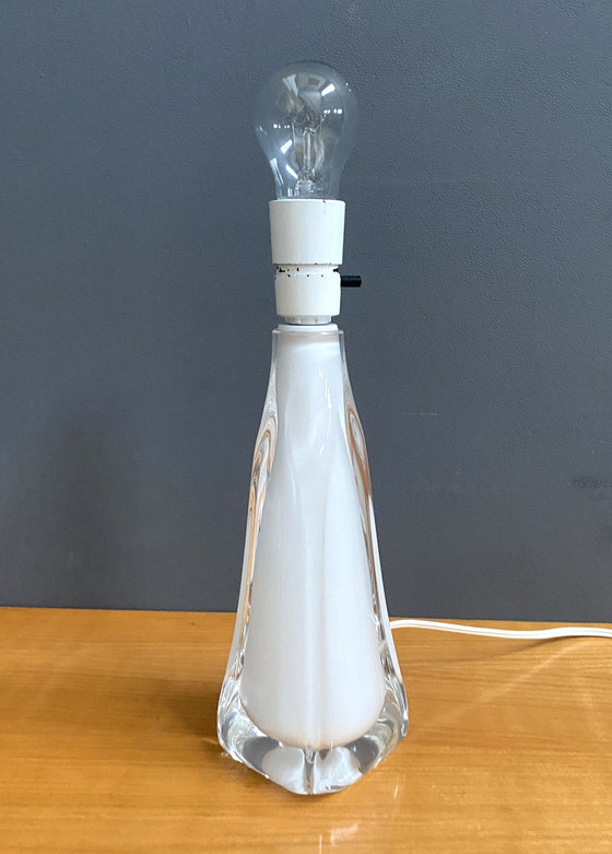 Image 1 of Witte glazen tafellamp, 1960S